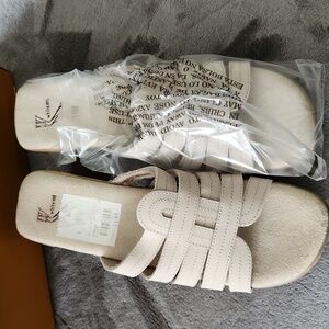 White Mountain sandal